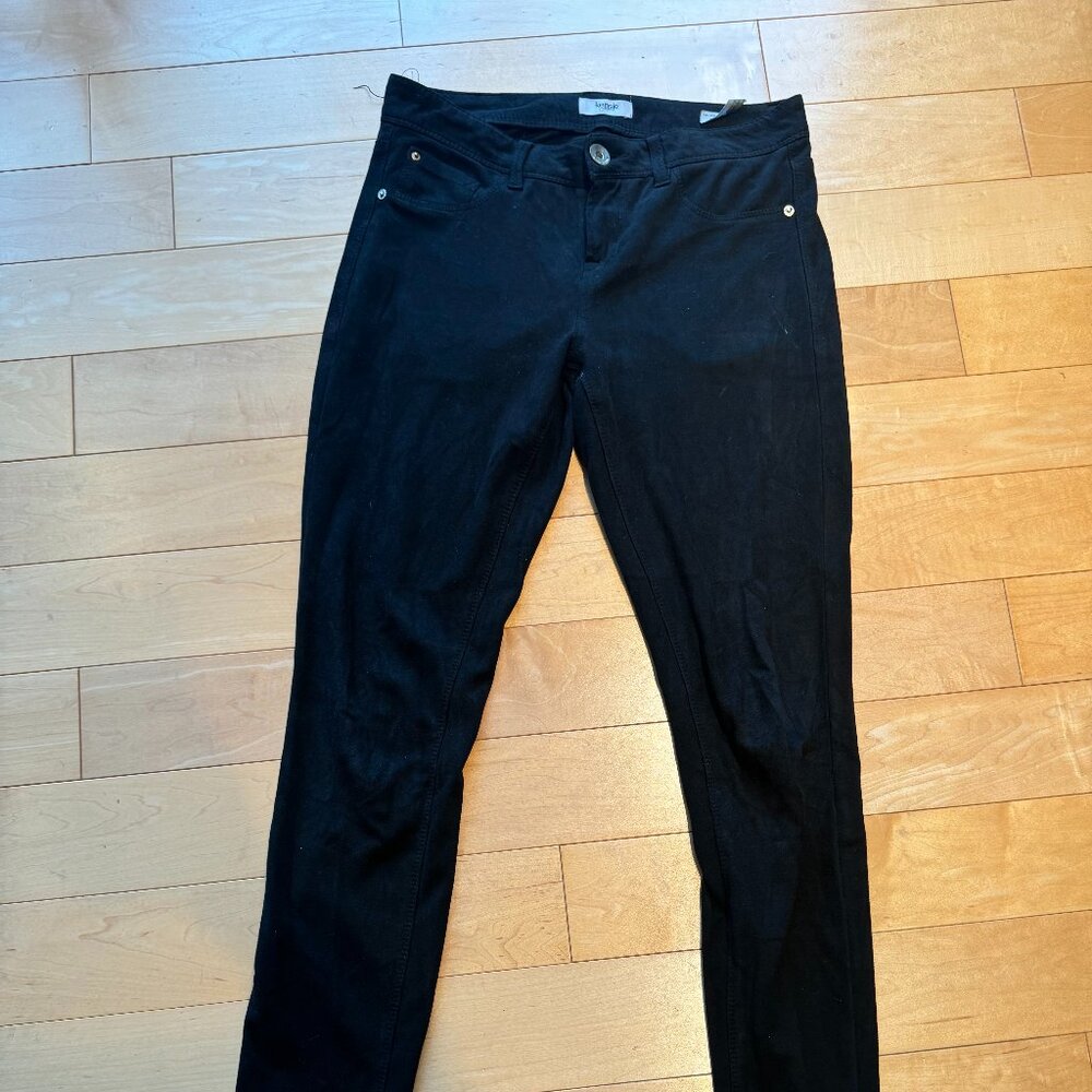 Kensie Jeans - Velvet Balck "effortless ankle biter" pants